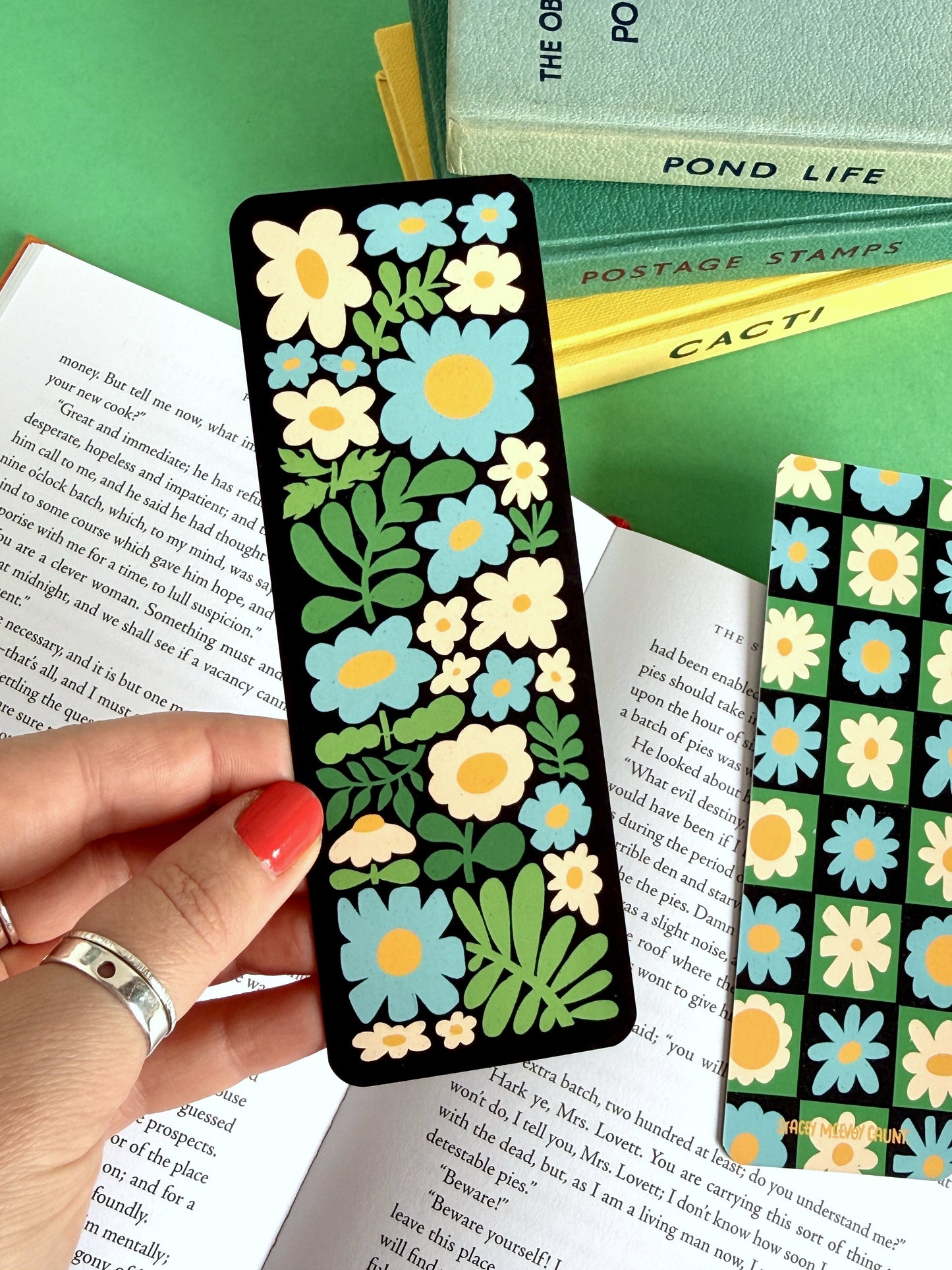 Daisy Pattern Bookmark
