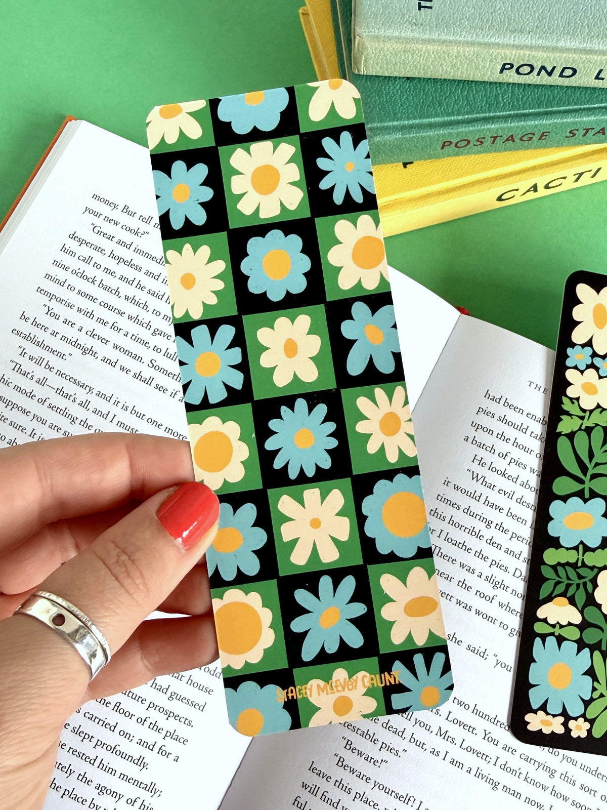 Daisy Pattern Bookmark